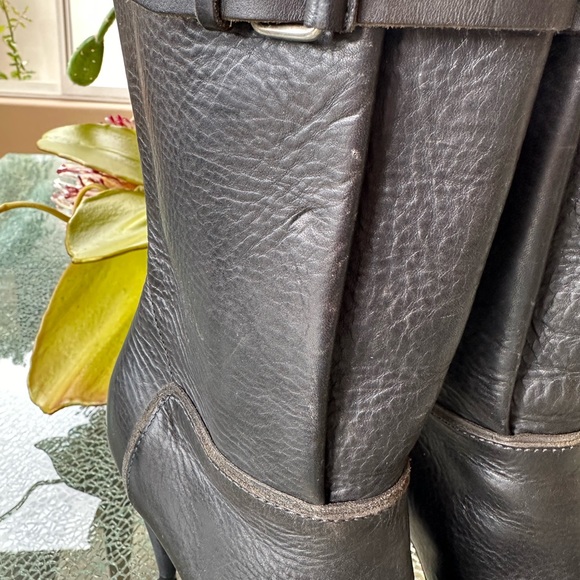 BALENCIAGA BLACK LEATHER MID CALF BOOTIES. 38.5. GUC - Picture 7 of 13